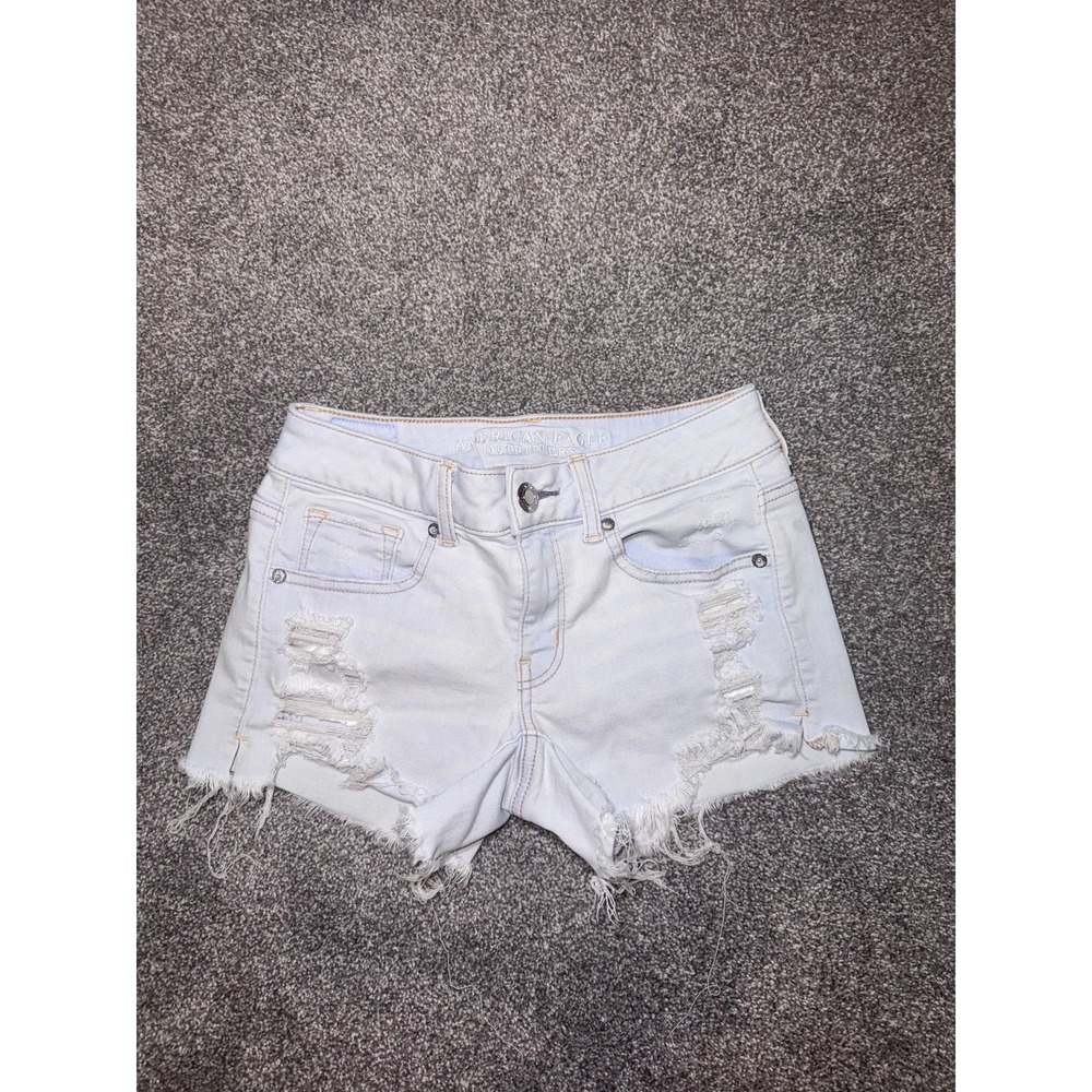 American Eagle Women's Light Blue Denim Jean Shorts‎ Size 2 Midi